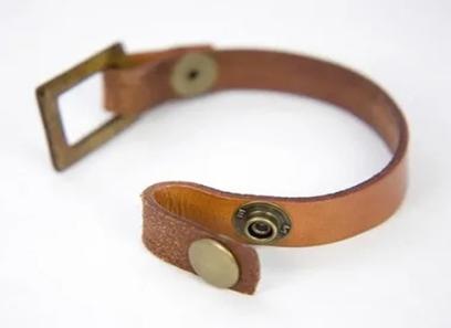 The price of bulk purchase of leather cuff bracelet is cheap and reasonable